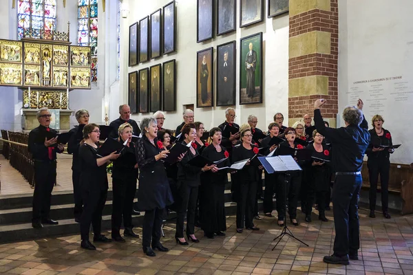 Rehearsal of the choir in the Thomaskirche St. Thomas Church in Leipzig, Germany. May 2014 — Stock Photo, Image