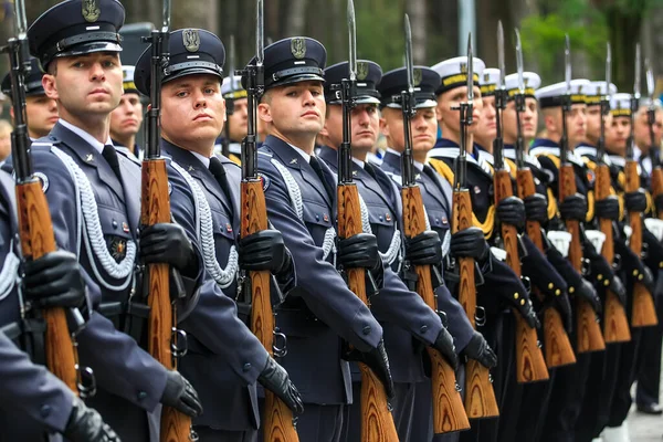 Militari Guardia Onore Esercito Polacco Durante Eventi Cerimoniali Cimitero Militare — Foto Stock
