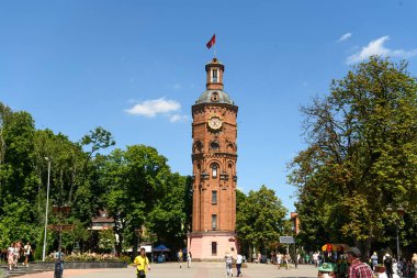 Eski su kulesine bakın, şimdi Ukrayna 'nın Vinnytsia şehrinin tarihi merkezindeki müze. Temmuz 2020