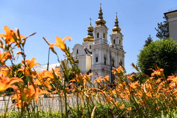 Vinnytsia, Ukrayna 'daki Ortodoks Kutsal Şekil Değiştirme Katedrali. Temmuz 2020