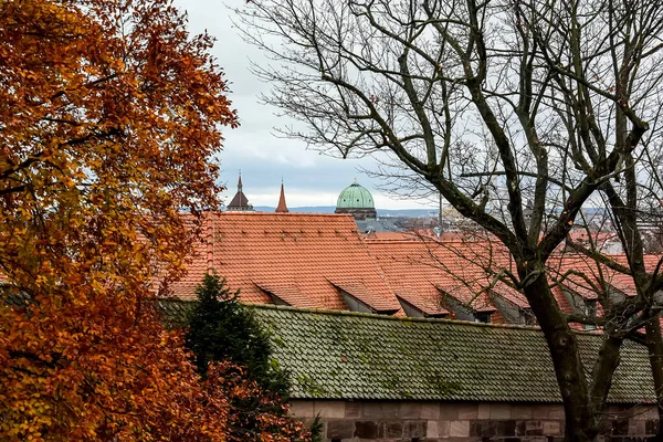 Muros Fortaleza Edifício Histórico Parque Ajardinado Castelo Nuremberga Nuremberga Baviera — Fotografia de Stock