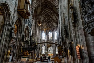 Nuremberg, Bavyera, Almanya 'daki St. Lorenz Kirche ya da Saint Lawrence Kilisesi' nin içinde. Ekim 2014. Yüksek kalite fotoğraf