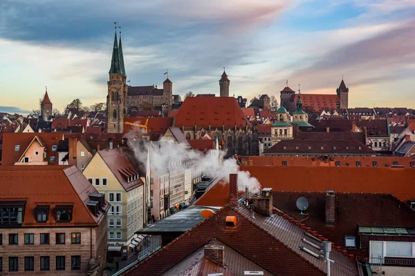 Vue du centre historique de la vieille ville allemande de Nuremberg et du château de Nuremberg, Bavière, Allemagne. novembre 2014 — Photo