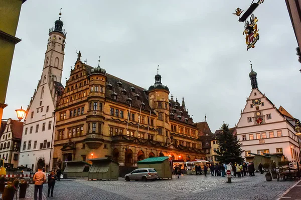 Old Town Hall Rathaus Sur Place Principale Avec Des Maisons — Photo