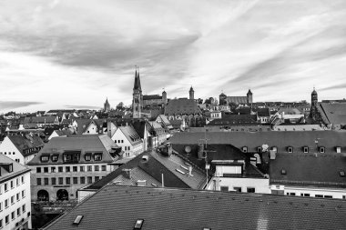 Eski Alman şehri Nuremberg ve Nuremberg kalesi, Franconia, Bavyera, Nuremberg, Almanya 'nın tarihi merkezine bakın. Ekim 2014 Siyah beyaz fotoğraf
