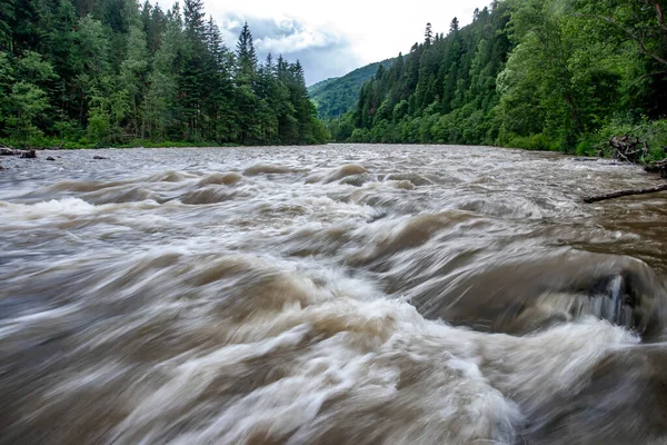 Tormentoso Río Montaña Las Montañas Cárpatos Ucrania Larga Exposición Foto —  Fotos de Stock