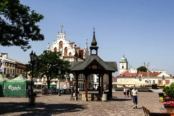 Рыночная Площадь Старым Колодцем Исторической Части Ржешова Польша Июнь 2012 — стоковое фото