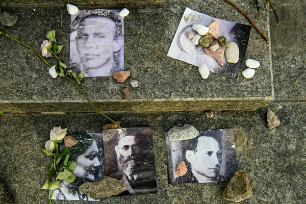 Portraits Juifs Tués Près Monument Menorah Mémoire Des Victimes Juives — Photo