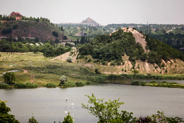 Vista Gran Montón Residuos Mina Carbón Río Kalmius Donetsk Ucrania — Foto de Stock