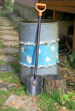 Su varil ve bahçe maça