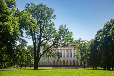 PETERSBURG, RUSSIA - 20 HAZİRAN 2018: Mikhailovsky Bahçesi ve Rus Müzesi
