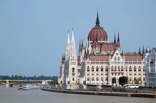 Edificio Del Parlamento Húngaro Río Danubio Otoño —  Fotos de Stock