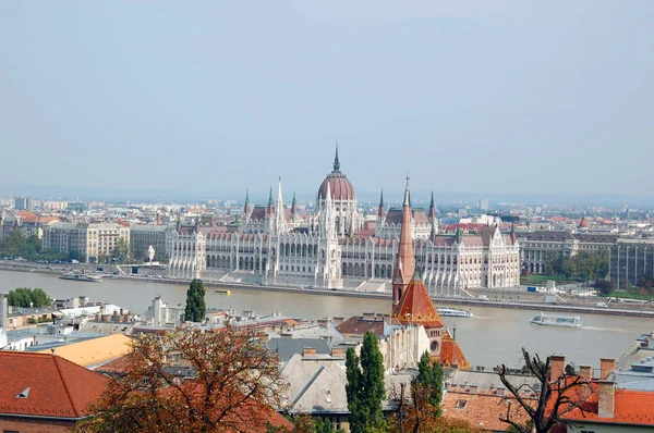 Edificio Del Parlamento Húngaro Río Danubio Otoño —  Fotos de Stock