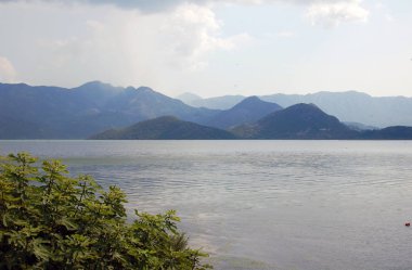 Karadağ'ın Akdeniz manzarasının manzara manzarası.