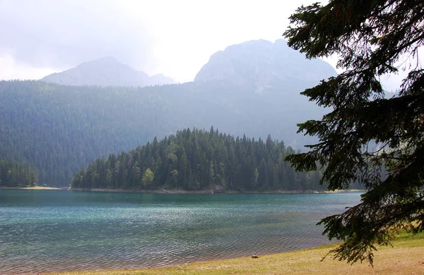 Paesaggio Del Lago Nero Glaciale Delle Montagne Nel Parco Nazionale — Foto Stock