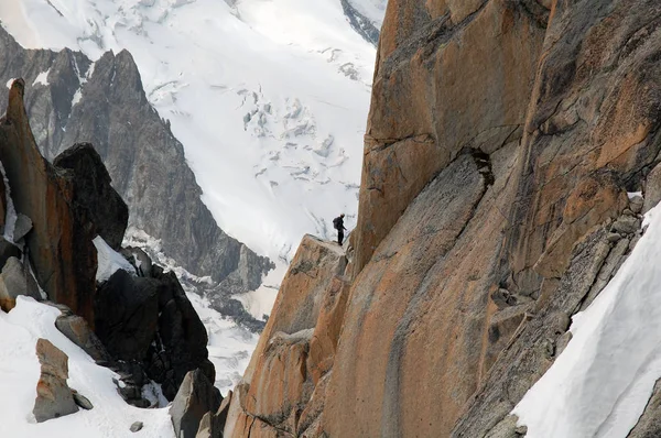 Snowy Mountains French Alps Climbers Remote Distance Winter Landscape — Stock Photo, Image