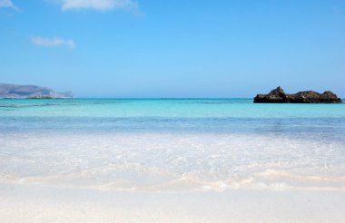Girit Balos körfeziturkuaz-safir su ile Yunan plaj.