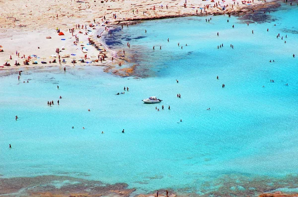 Girit Balos körfeziturkuaz-safir su ile Yunan plaj.