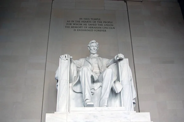 雕像的亚伯拉罕 林肯在林肯纪念堂 华盛顿 — 图库照片