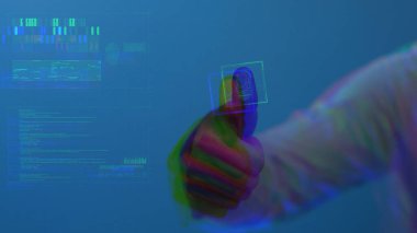 Arıza Sanat Efekti. Nomofobi - Cep telefonu kullanan insanlar. Günlük hayatta akıllı telefon kullanan insanları birden fazla ekran. Gezginler cep telefonlarıyla yürüyorlar..