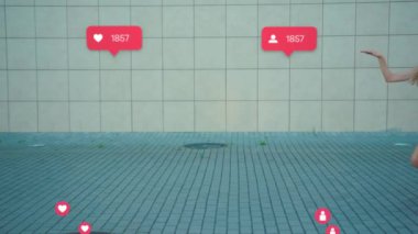 NEW YORK - 19 Mayıs 2019: Komik Çekici Dans Eden Kadın Dansları. Vlogger Influencer. Kullanıcı Arayüzü ile Animasyon - Smartphone 'dan Hoşlanma, Takipçiler, Sosyal Medya Yorumları. Yanıt ver. Başarılı.