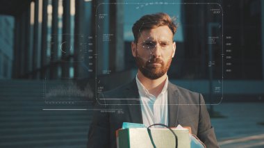 Yüz tanıma. İşsiz Ofis Müdürü İş Merkezi 'nin Gelecekçi Biyometrik Yüz Taraması. Yüz Tespit. Üç boyutlu teknoloji. Artırılmış Gerçeklik. Coronavirus Krizi. İşsizlik Kurumu.
