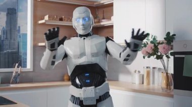 Dairenin mutfağında dans eden insan gibi komik, beyaz, zeki büyük bir robot. Keyfin yerinde. Akıllı makine. Geleceğe. Sayborg iğnesi. Yemek pişirme konsepti. Duygu. Otomatik, teknoloji. İçeride. Yapay Zeka. Ev