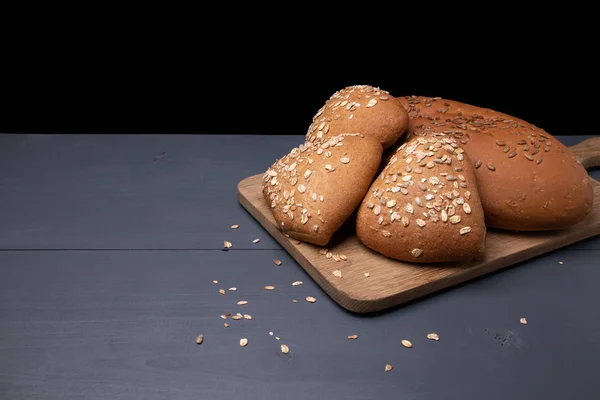 tahılile üç çörekler ve ekmek ile kurulu