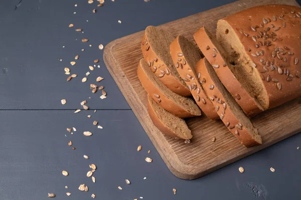 gemide taze dilimlenmiş ev yapımı ekmek