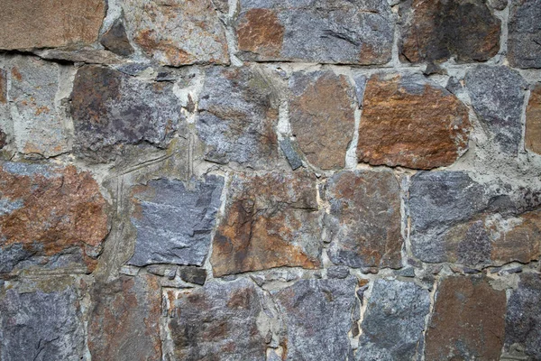 Yığma evden gri granit duvar