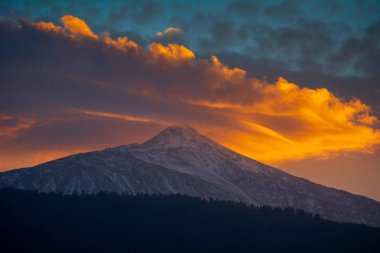 Tenerife Kanarya Adaları İspanya Teide Milli Parkı'nda Gün batımı