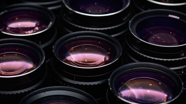 Yansımaları, düşük anahtar görüntü ile yüksek diyafram kamera lensler. Yüksek kaliteli fotoğraf lens yakın fotoğrafı.