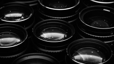 Yansımaları, düşük anahtar görüntü ile yüksek diyafram kamera lensler. Yüksek kaliteli fotoğraf lens yakın fotoğrafı.