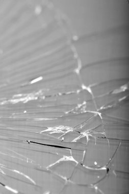 Siyah arka plan, tasarım öğesi kırık cam - beyaz çizgiler. dokunmatik ekran smartphone kırık ekran ile