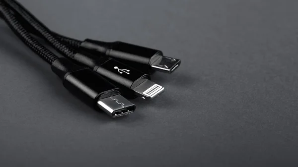 Strzał Zbliżenie Uniwersalny Kabel Usb Różne Telefon Usb Adapter Wtyczki — Zdjęcie stockowe