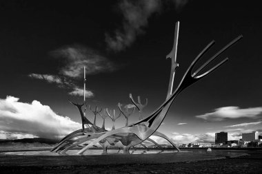 Güneş Voyager anıt, bulutlar, Reykjavik şehir dönüm noktası