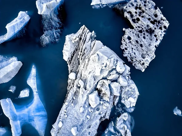 Veduta aerea della laguna del ghiacciaio in Islanda durante l'alba — Foto Stock