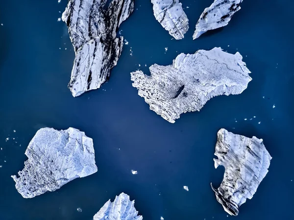 アイスランドの氷河ラグーンの航空写真。氷山トップビュー — ストック写真