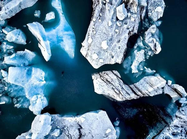 Vue aérienne du lagon des glaciers en Islande. Phoques dans la glace — Photo