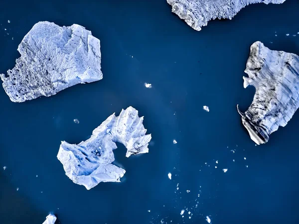 冰岛冰川泻湖的鸟瞰图。冰山顶视图 — 图库照片