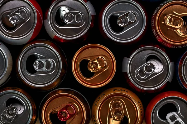 Empty aluminium drinks cans for recycling. — Stock Photo, Image