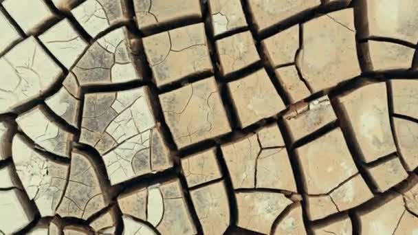 Woestijn Luchtfoto Van Een Prachtige Scheuren Grond Textuur Diepe Scheur — Stockvideo