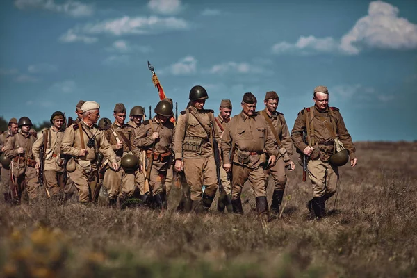 Kızıl Ordu askerleri. Askeri tarihi yeniden yapılandırma