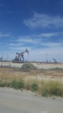 Teksas 'ta petrol kuyusu pompalama sahası.