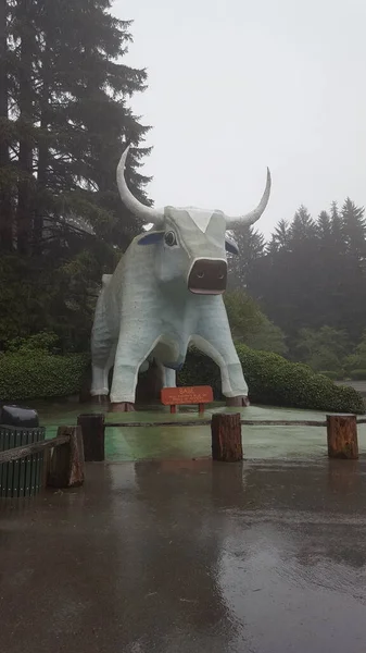 Paul Bunyan\'s legendary blue ox Babe.