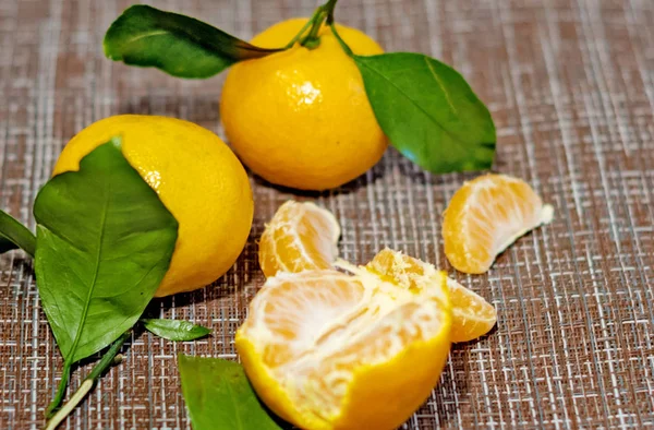 Mandarinas Brillantes Jugosas Con Hojas Verdes Mandarinas Limpias Vitamina Alimento — Foto de Stock