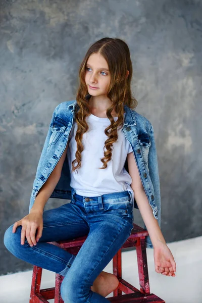 Girl Model Sitting Red Chair Gray Background — Stock Photo, Image