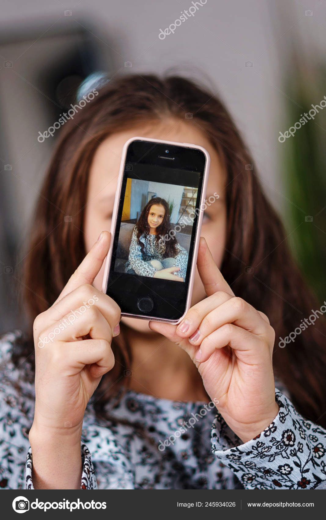 galleries young teen girl self shot iphone hd sex photo