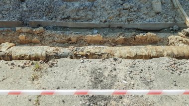 Bölgenin ısıtma boru hattının yeniden inşası ve eski boruların yenileriyle değiştirilmesi. Kentsel altyapı ve şehir geliştirme kavramının ana inşaatı.