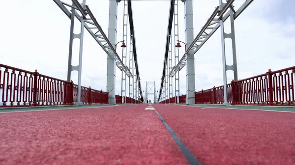 Park Pedestrian Bridge Dnieper River Which Connects Central Part Kiev — Stock Photo, Image